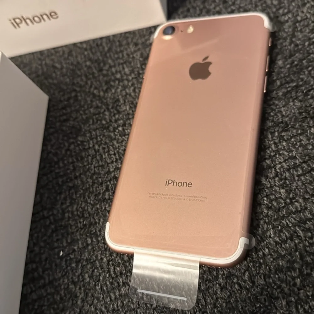 New iPhone 7 Rose Gold 32GB T Mobile